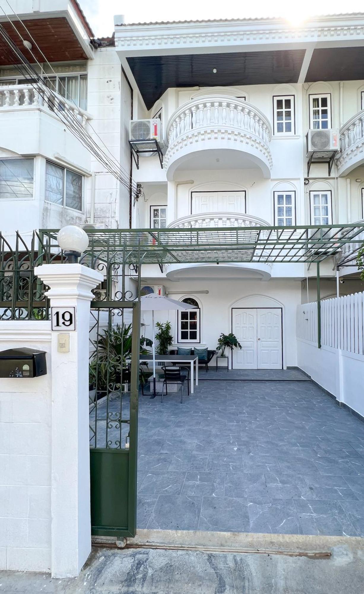 Neveu Premier Residence : Ratchada Μπανγκόκ Εξωτερικό φωτογραφία